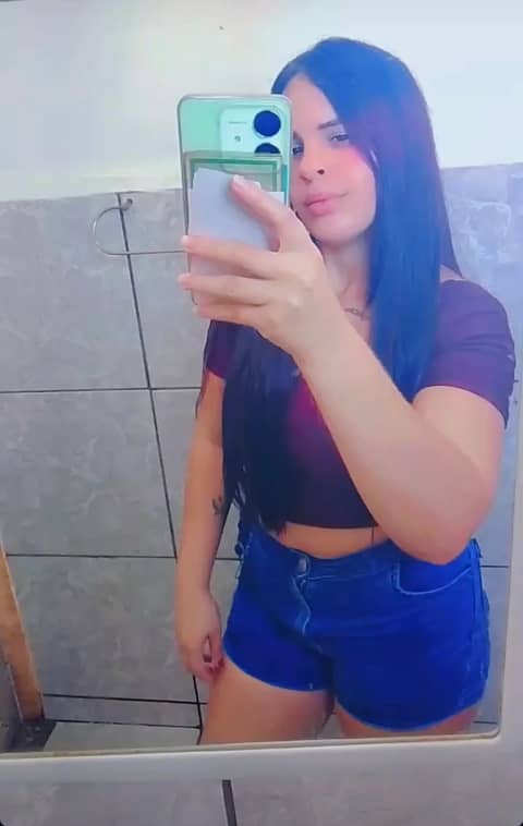 Your teasing girlfriend|I'm sending this to the group chat... th…