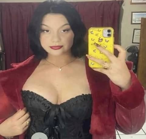 My lingerie shop owner boss|Come closer and fasten the back for me,…