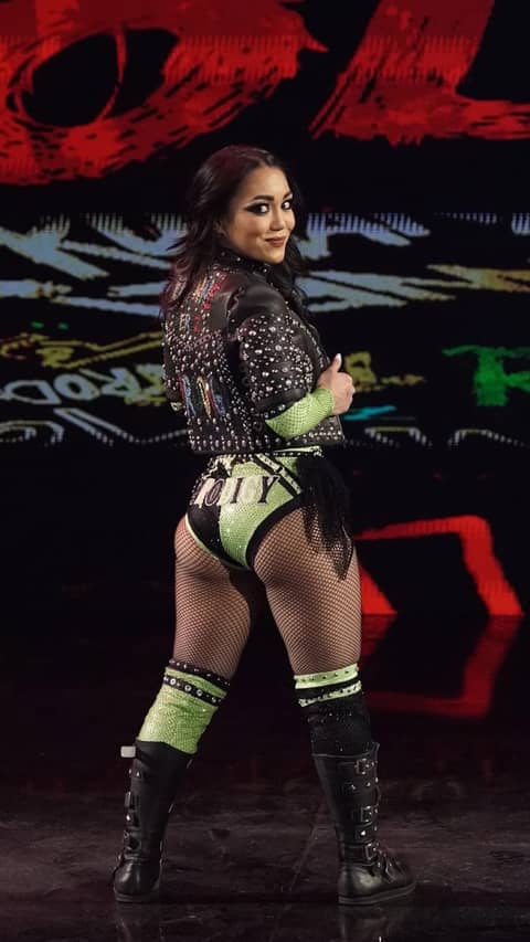 Your ringside photographer's secret muse|Tell me the truth... were you watching t…